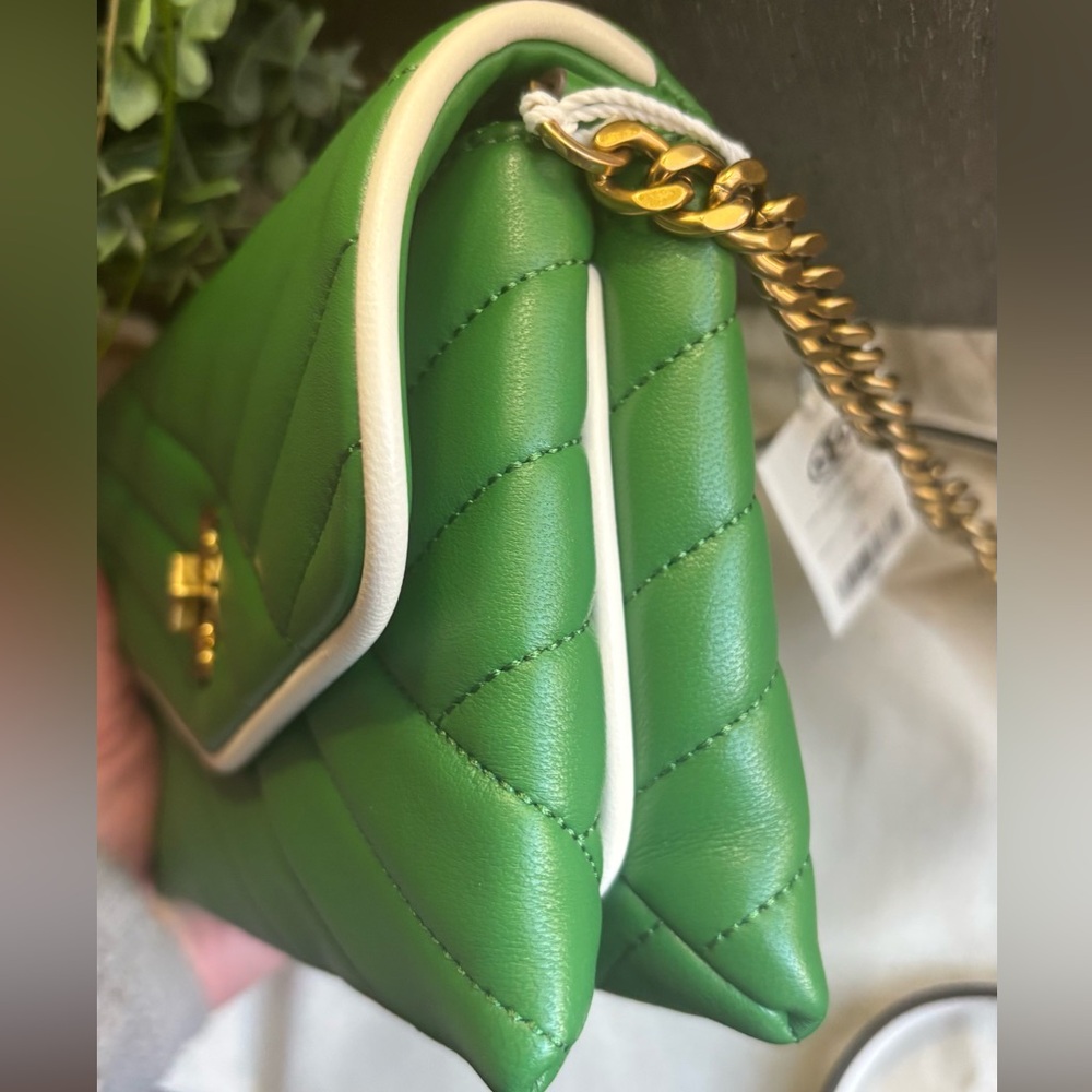 Tory Burch Green Quilted Crossbody with White Trim and Gold Logo - Picture 4 of 15